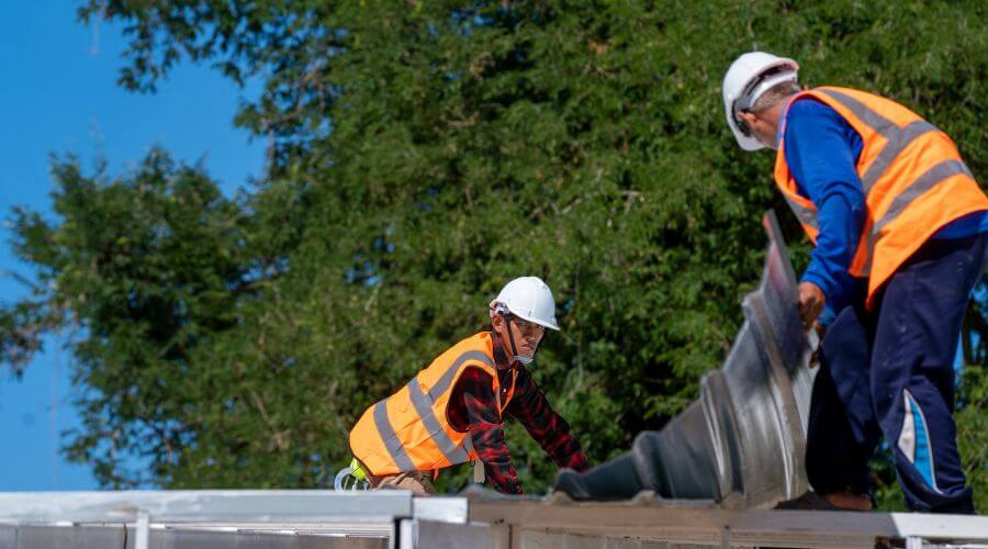 Professional gutter cleaning in Ivoryton, CT
